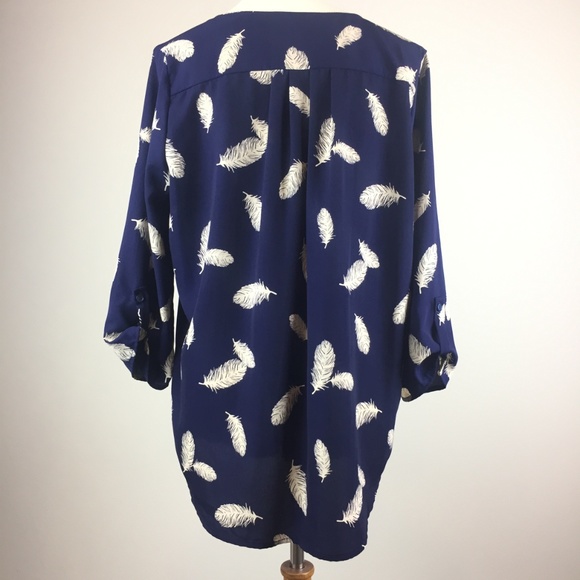 Pixley Stitch fix Ivy Feather print blouse popover - Picture 3 of 6